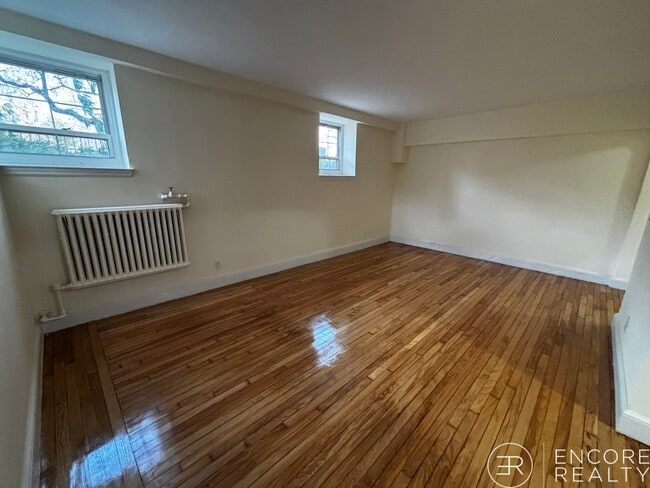 Building Photo - 1555 Beacon St