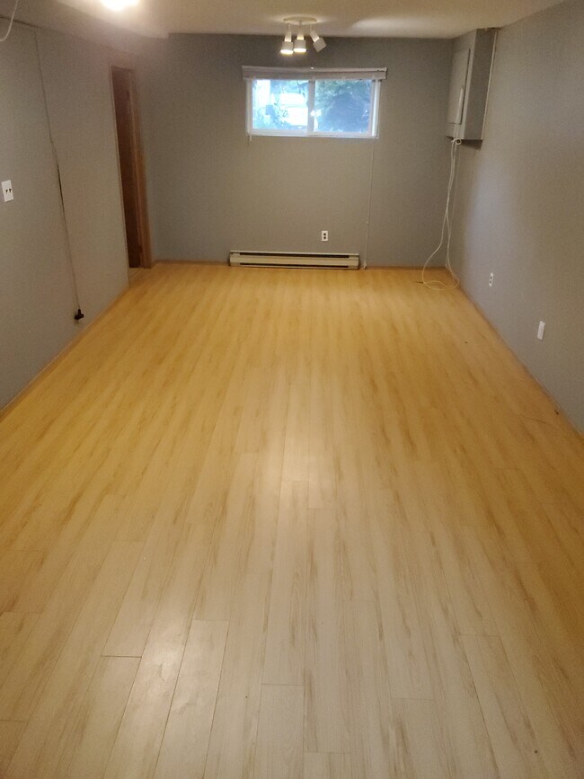Building Photo - 253 Middlefield Rd