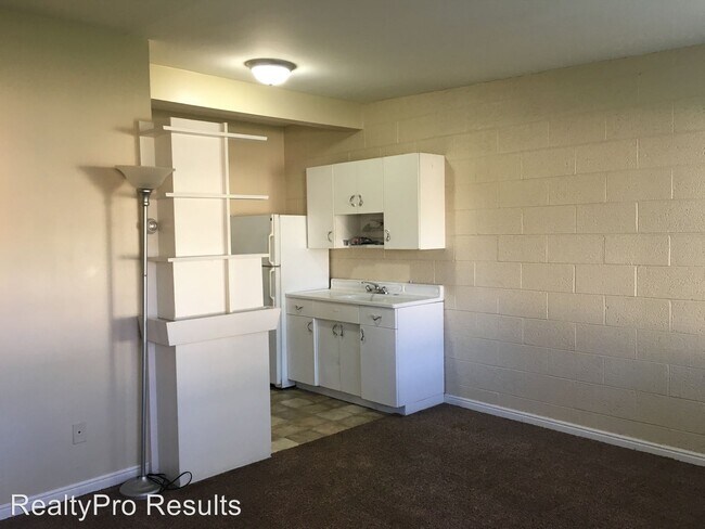 Building Photo - 162 E 2700 S