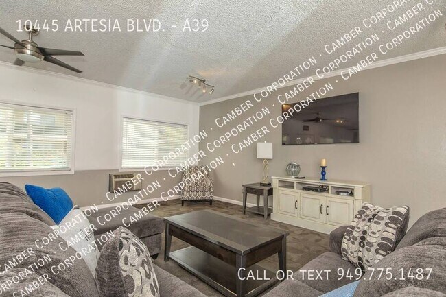 Foto del edificio - 10445 Artesia Blvd