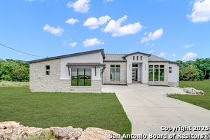 Building Photo - 6846 Spring Branch Rd
