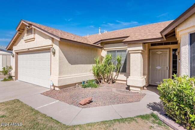 Building Photo - 8564 W Ocotillo Rd