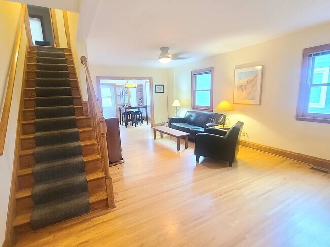 Foto del edificio - Great Southwest Minneapolis 3br/2ba Home - Avail June 1 for long term lease