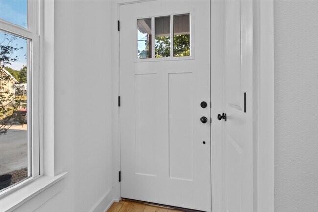 Foto del edificio - 588 S Willow Ave