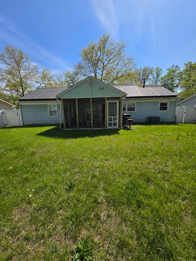 Building Photo - 16 Elridge Ln