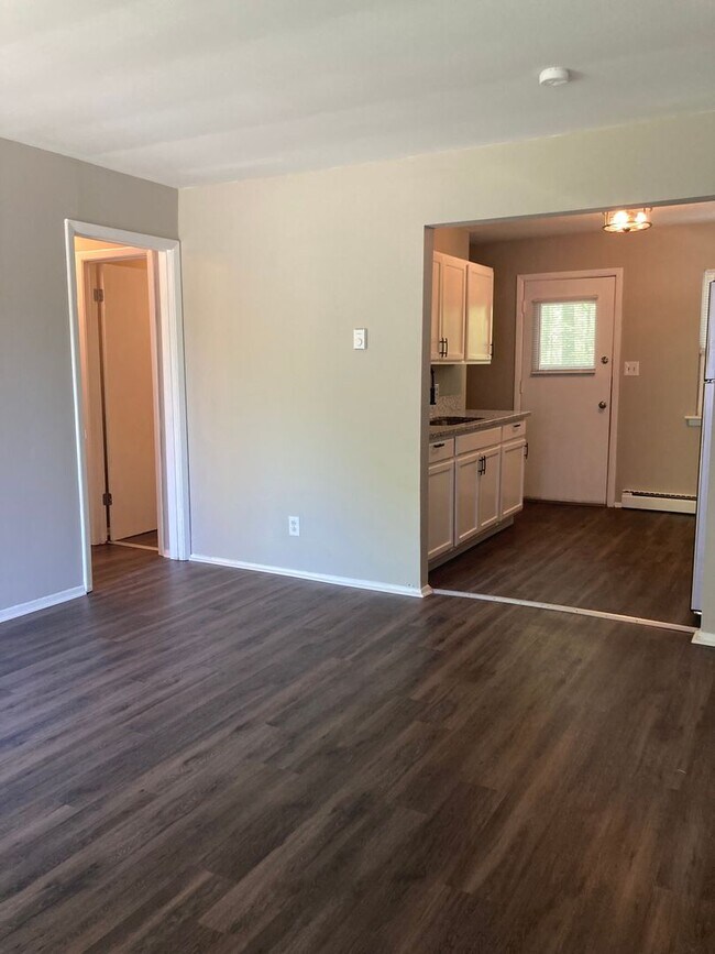 Foto del edificio - Renovated garden 2-Bedroom in Marshville, NC.