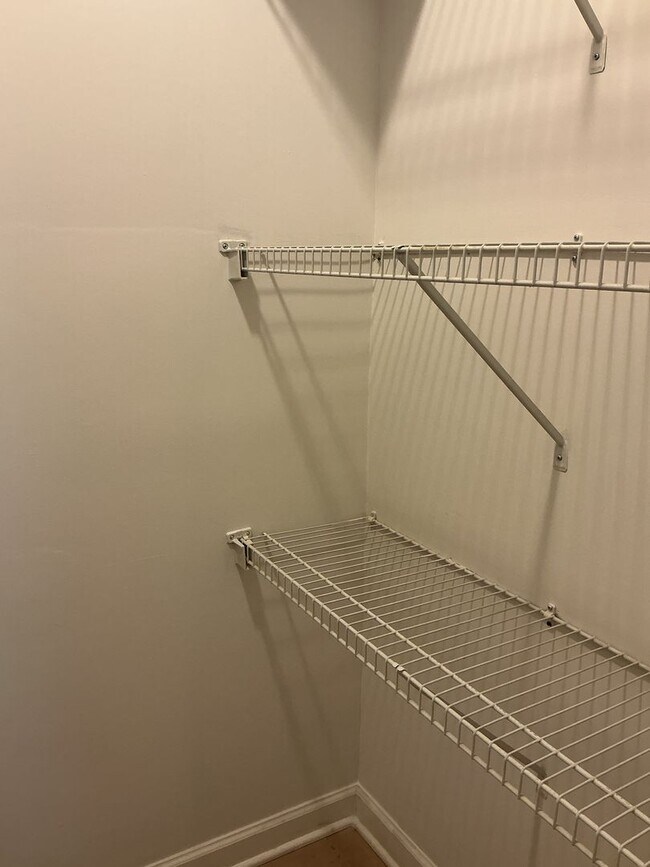 Foto del edificio - Modern Comfort Meets Southern Charm in the...