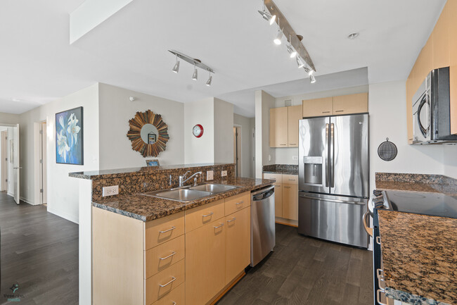 Foto del edificio - 1640 Maple Ave