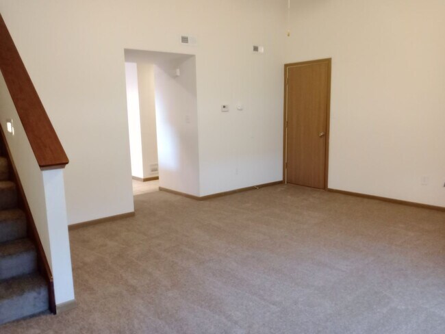 Building Photo - 505-507 Glenstone Dr.