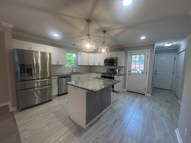 Foto del edificio - 711 Cool Brook Dr