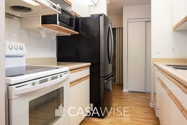 Photo du bâtiment - 11620-39A 9a Ave NW