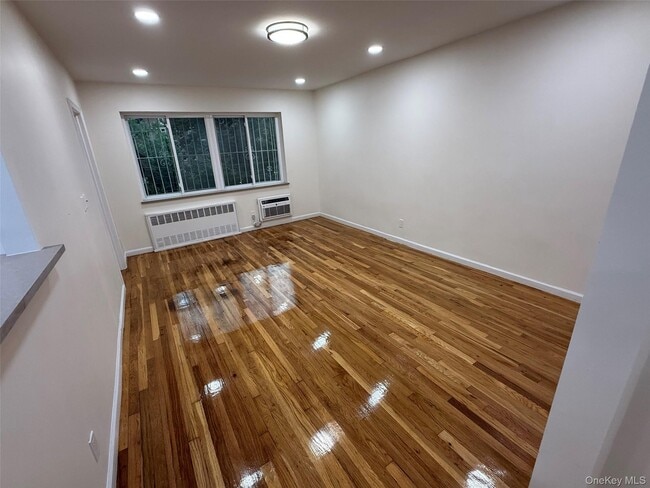 Building Photo - 46-22 59th St