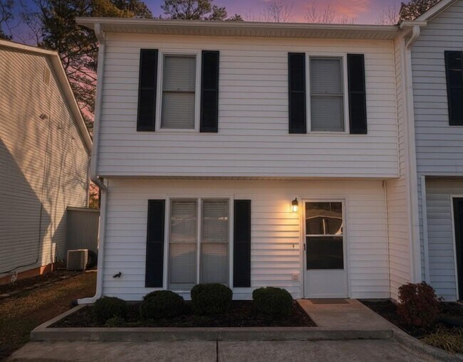 Foto del edificio - 462 Peachtree Ridge Dr NW