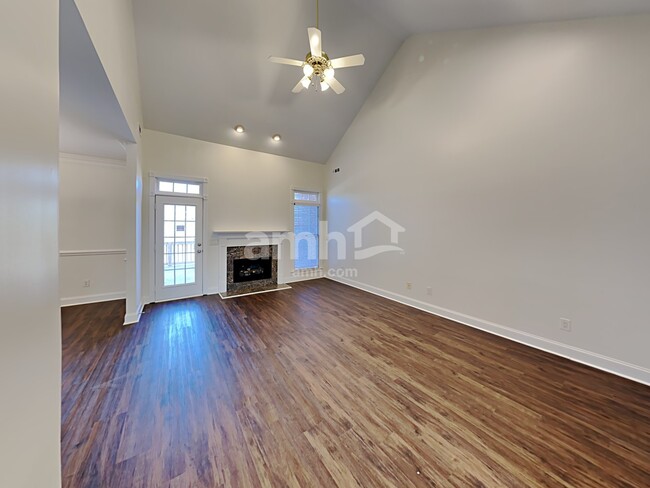 Foto del edificio - 1016 Rhett Place