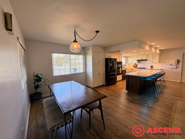Foto del edificio - Lovely Home In Olive Dr Area!