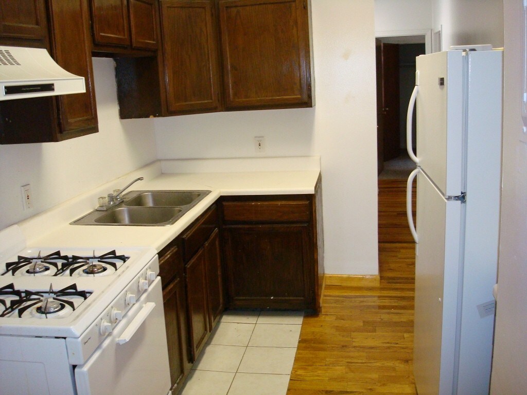 Primary Photo - 118 Cottage St