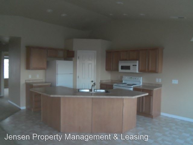 Building Photo - 3 br, 2 bath House - 633 North 175 East
