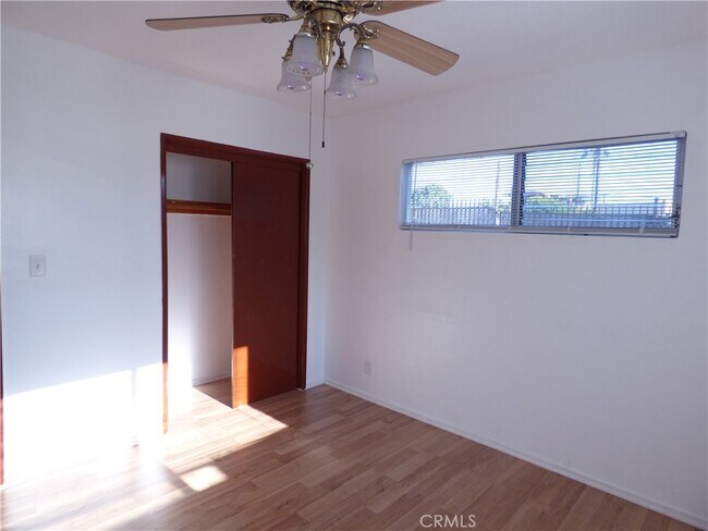 Foto del edificio - 5832 Camerford Ave