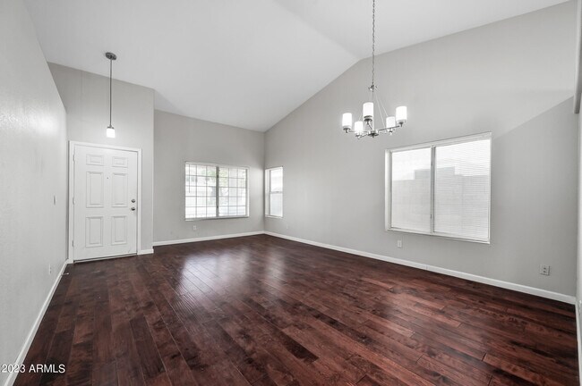 Foto del edificio - 945 W Hudson Way