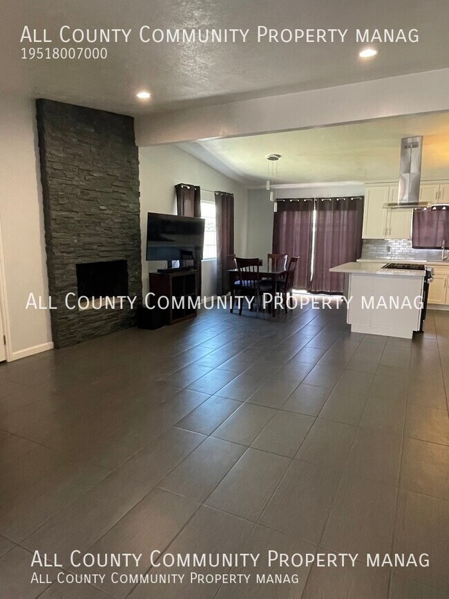 Foto del edificio - 16334 Lawnwood St