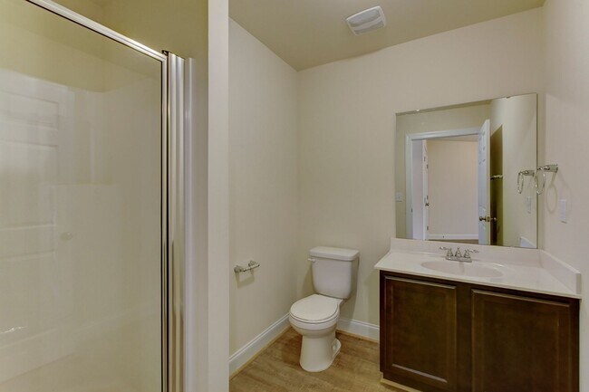 Foto del edificio - Two Story Townhome!