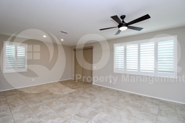 Building Photo - 1537 S Loren Ln