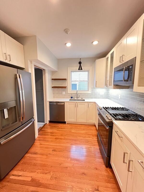 Foto del edificio - 1327 W Troy St