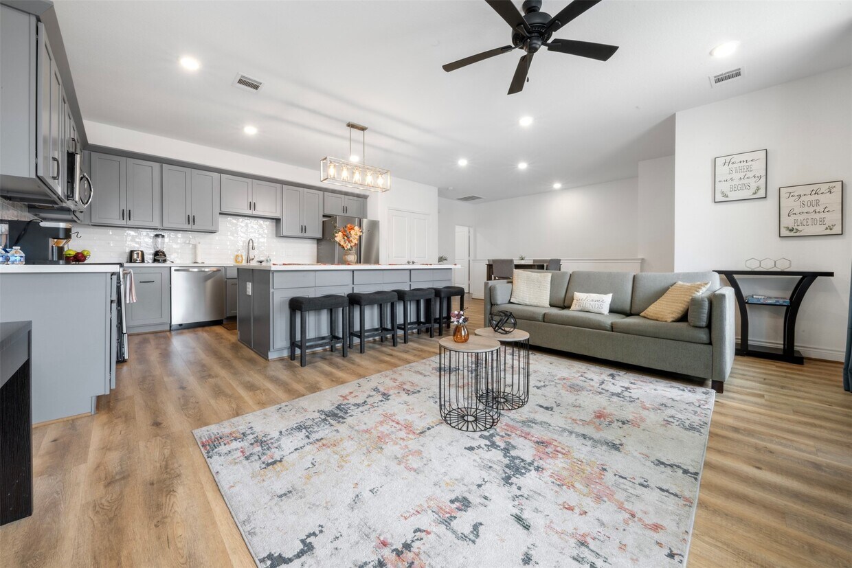 Foto principal - 5214 Sherman St