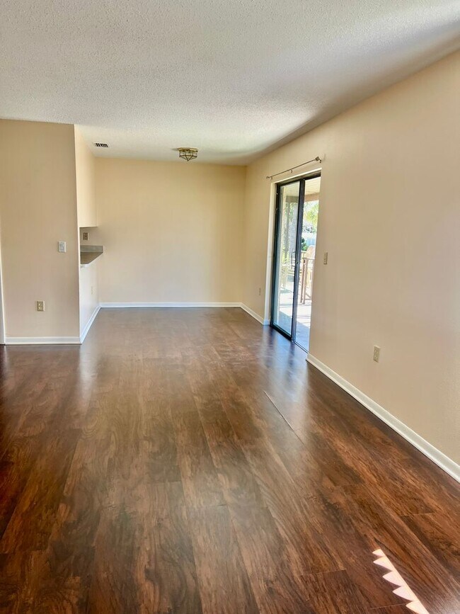 Building Photo - 2/2 Condo in Melbourne for Rent!