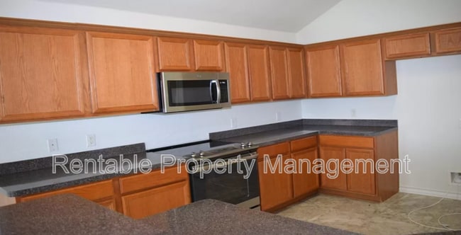 Building Photo - 4704 Sailboat Dr