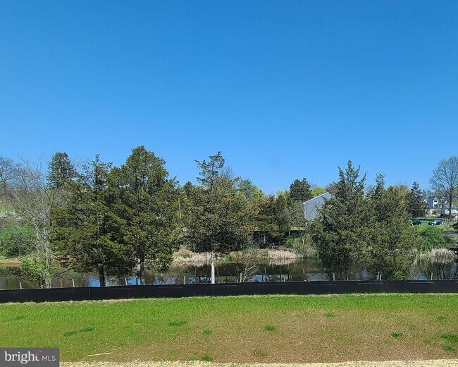 Foto del edificio - 874 PEACEFUL Ln