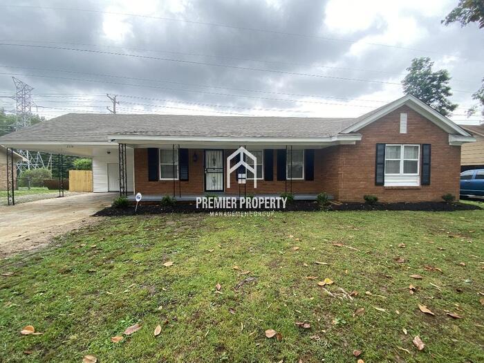 Primary Photo - Adorable 4 bedroom 2 bath brick home.