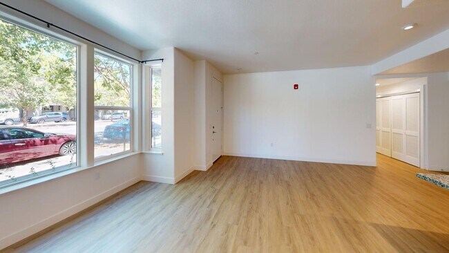 Viviendo - West End Townhomes