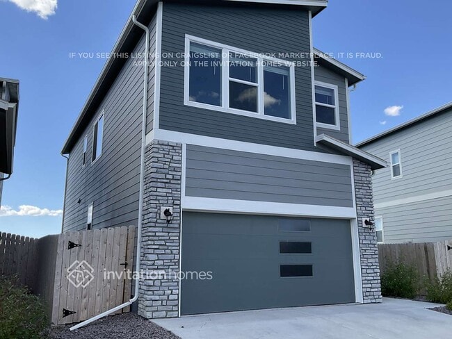 Building Photo - 11207 House Finch Ln