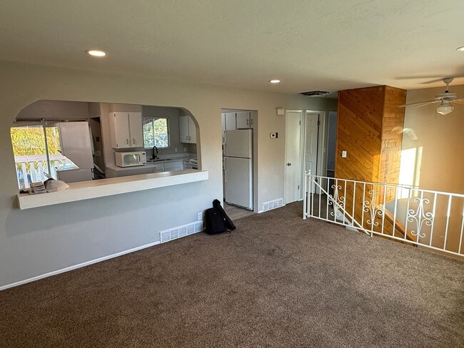 Building Photo - Upstairs Apartment Available-Two Bedroom, ...