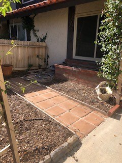 Pasarela delantera - 4011 Liberty Canyon Rd