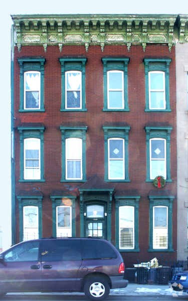 Foto del edificio - 415 Van Brunt St