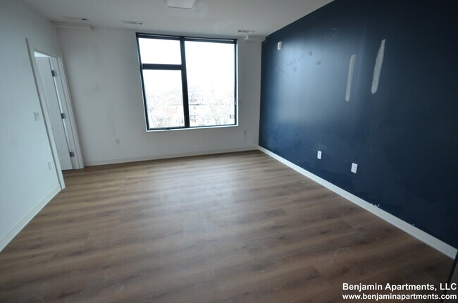 Building Photo - 89 Brighton Ave