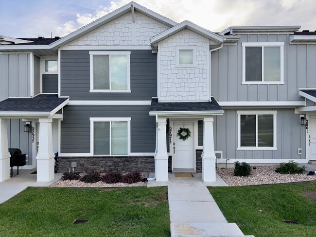 Building Photo - 2797 N Airmen Ave