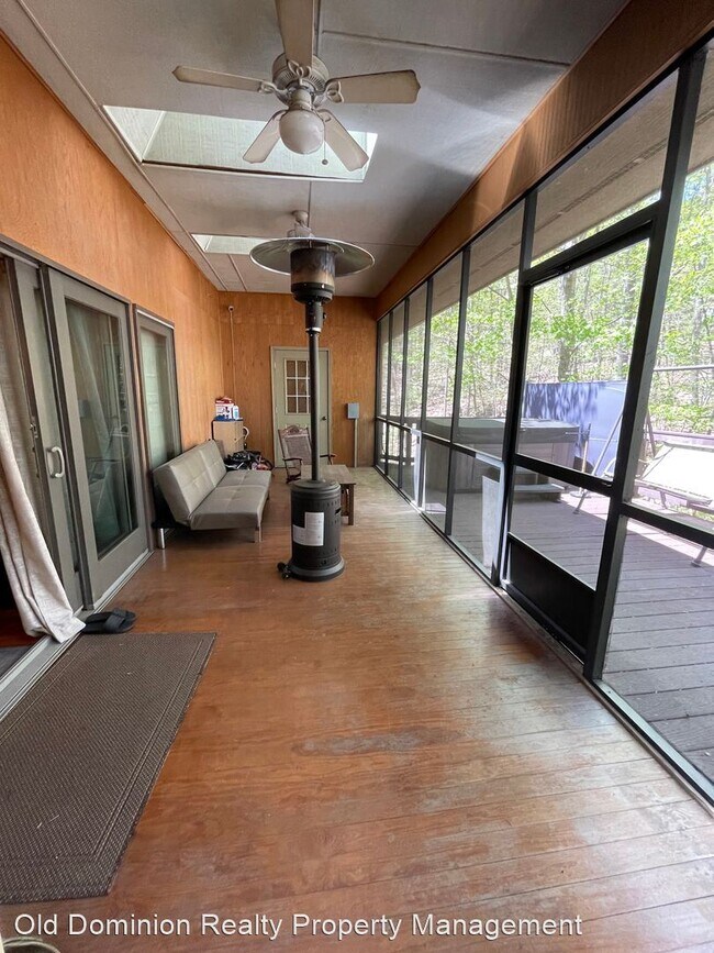Building Photo - 3 br, 2 bath House - 5383 Trevino Drive