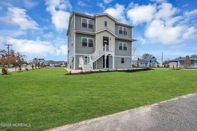 Building Photo - 58 Cove Rd