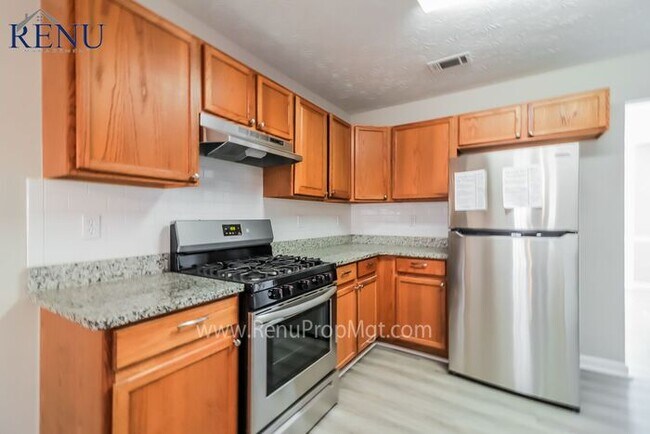 Building Photo - Now available 4 bedrooms 2.5 baths