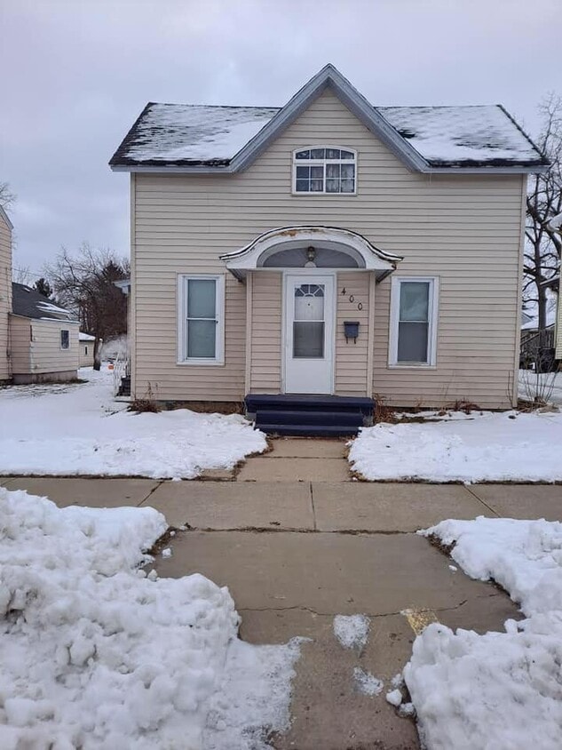 Primary Photo - 400 W Foster St