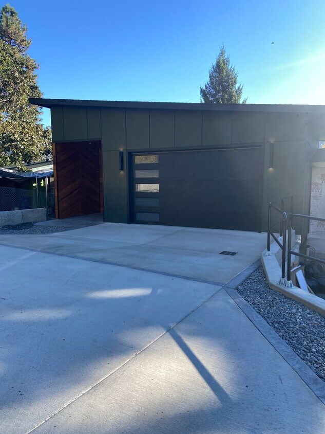 Primary Photo - 3 Bedroom | 2.5 Bath Home in White Salmon