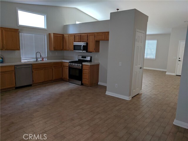 Foto del edificio - 23195 Cannery Rd