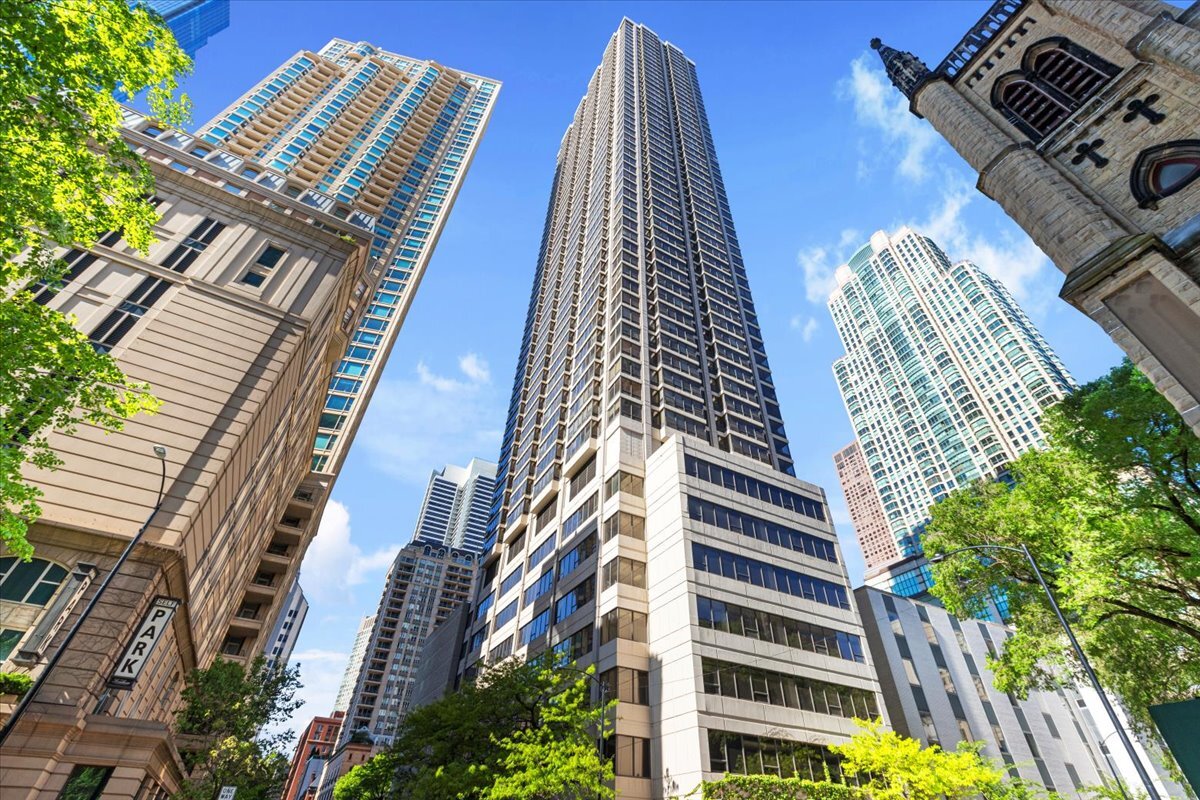 Foto principal - 30 E Huron St