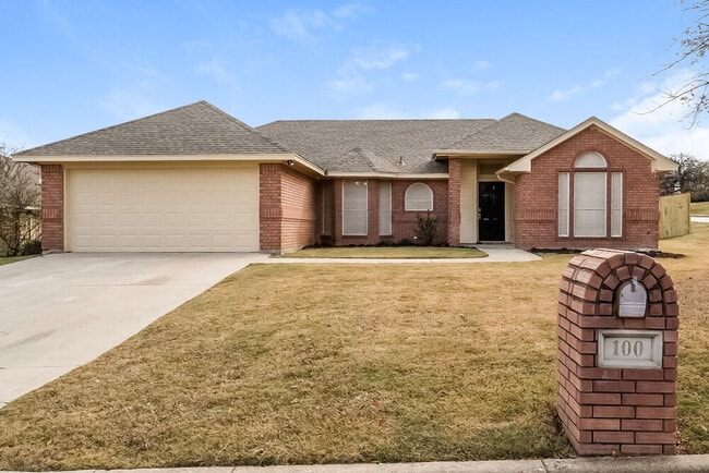 Building Photo - 100 Sandlewood Ln