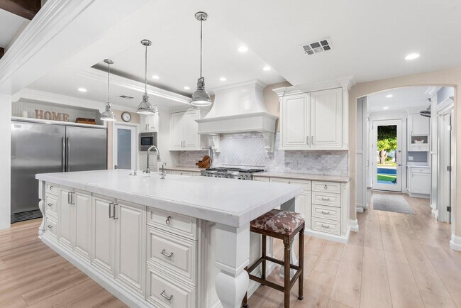 Foto del edificio - 1832 E Menlo St