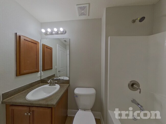 Foto del edificio - 9627 Jaybird Ln