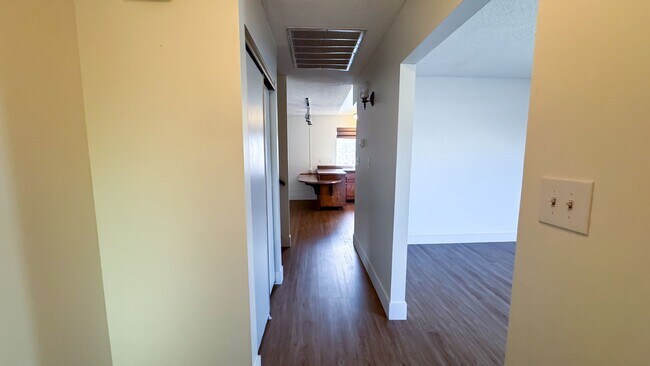 Foto del edificio - Move-In Ready 3-Bedroom with Pool / Lawn and Pool Service Included!
